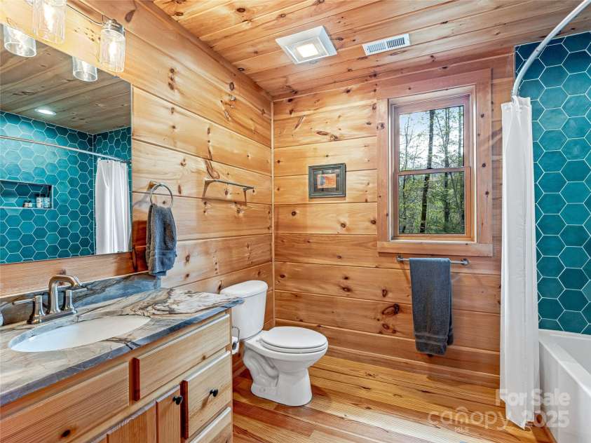 130 Greenfield Circle, Brevard, NC 28712.  MLS# CAR4252528, YatesRealty ID 13263. 