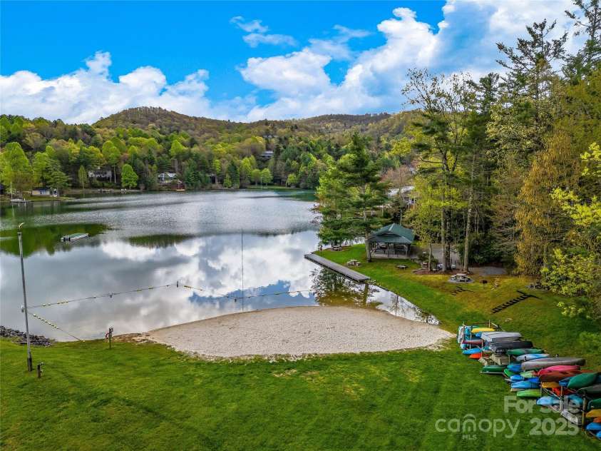 130 Greenfield Circle, Brevard, NC 28712.  MLS# CAR4252528, YatesRealty ID 13263. 