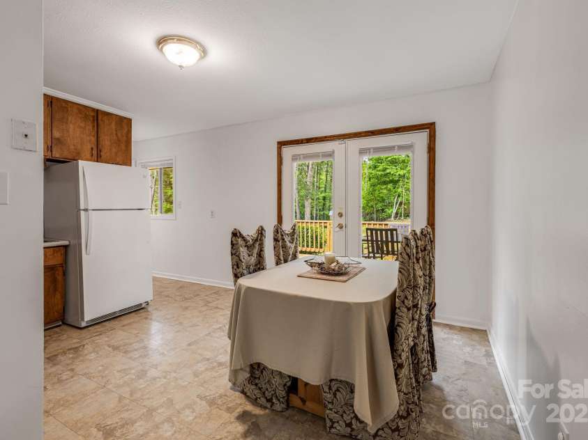 308 Melody Circle, Swannanoa, NC 28778.  MLS# CAR4255961, YatesRealty ID 13264. Dining Area