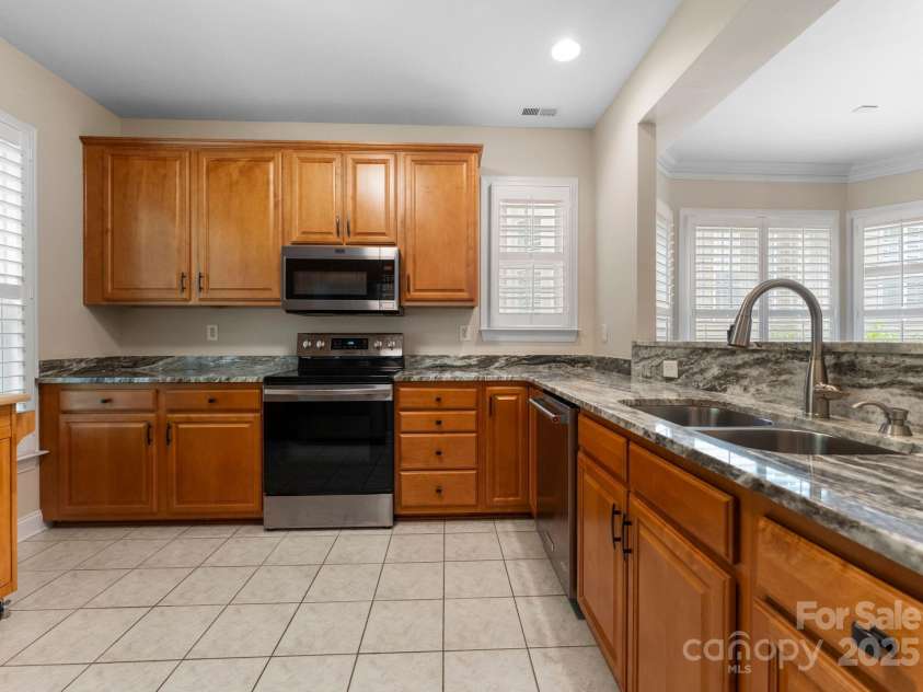 18846 Cloverstone Circle, Cornelius, NC 28031.  MLS# CAR4255273, YatesRealty ID 13265. 