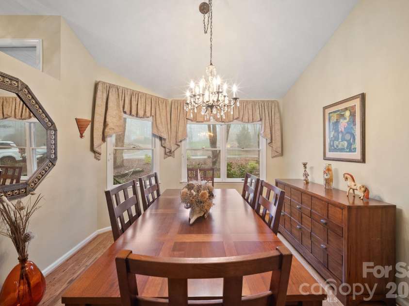 5 Governors Drive, Hendersonville, NC 28791.  MLS# CAR4349901, YatesRealty ID 13265. 