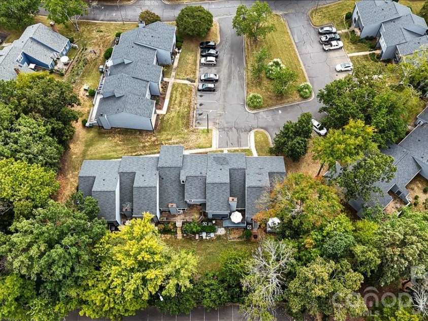 6610 Point Comfort Lane, Charlotte, NC 28226.  MLS# CAR4359736, YatesRealty ID 13266. 