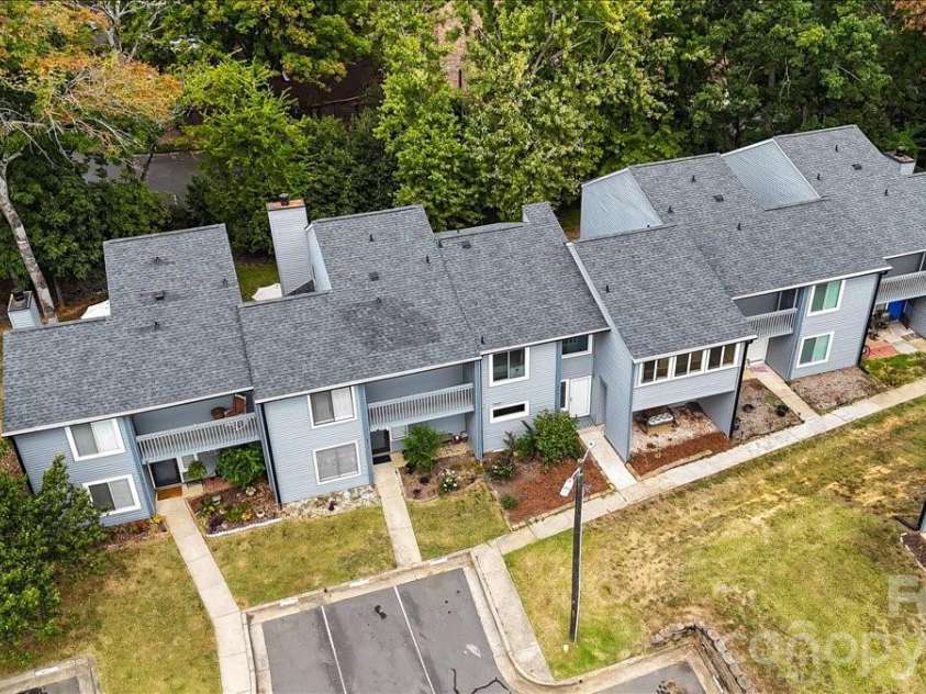 6610 Point Comfort Lane, Charlotte, NC 28226.  MLS# CAR4359736, YatesRealty ID 13266. 