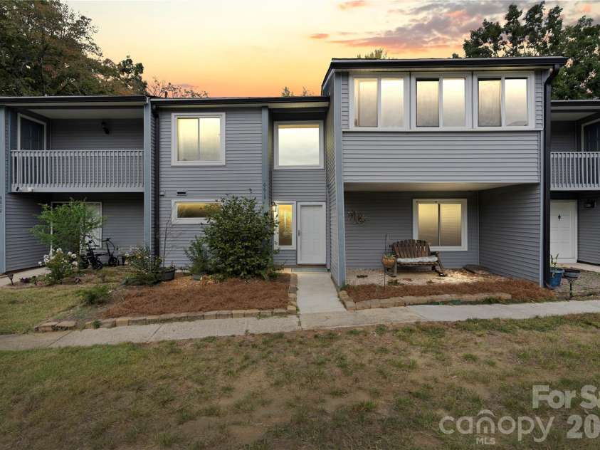6610 Point Comfort Lane, Charlotte, NC 28226.  MLS# CAR4359736, YatesRealty ID 13266. 