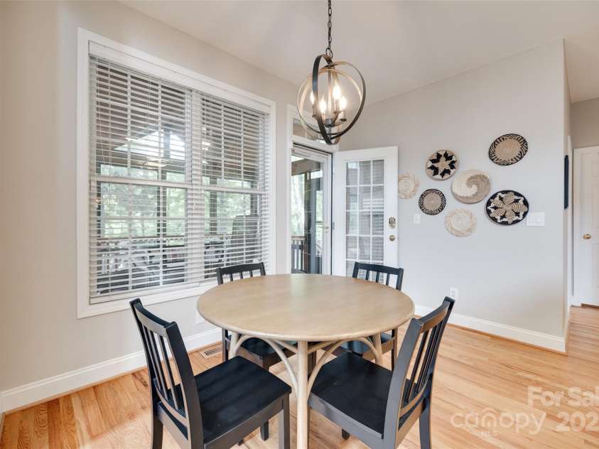 9217 Tenby Lane, Matthews, NC 28104.  MLS# CAR4255611, YatesRealty ID 13266. 