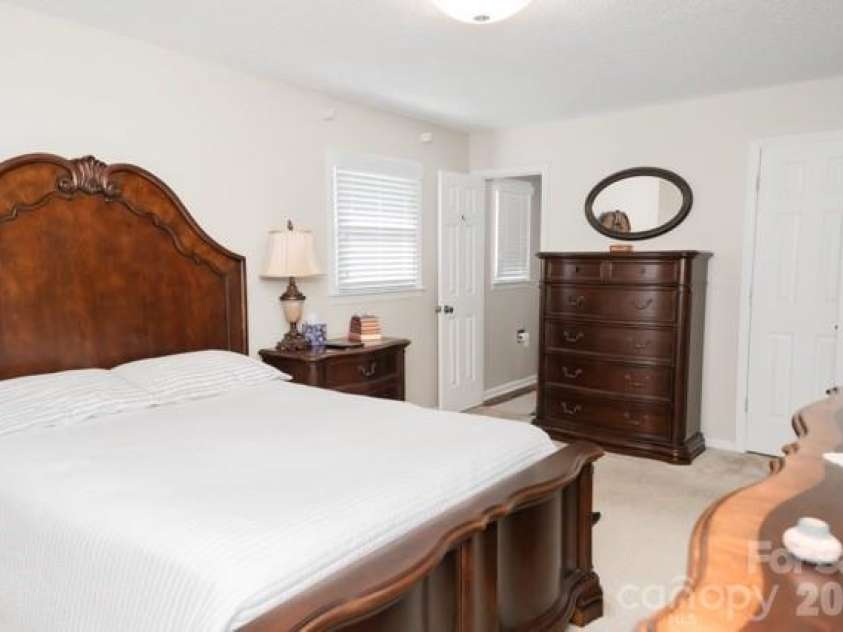 2465 Wellington Drive, Gastonia, NC 28054.  MLS# CAR4366362, YatesRealty ID 13267. 