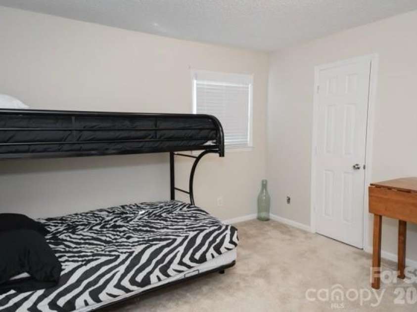 2465 Wellington Drive, Gastonia, NC 28054.  MLS# CAR4366362, YatesRealty ID 13267. 