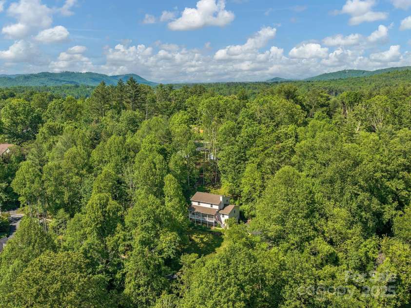 26 Morrow Drive, Fairview, NC 28730.  MLS# CAR4258027, YatesRealty ID 13269. 