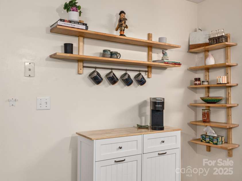 26 Morrow Drive, Fairview, NC 28730.  MLS# CAR4258027, YatesRealty ID 13269. 