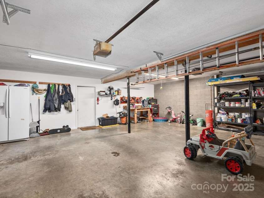 26 Morrow Drive, Fairview, NC 28730.  MLS# CAR4258027, YatesRealty ID 13269. 