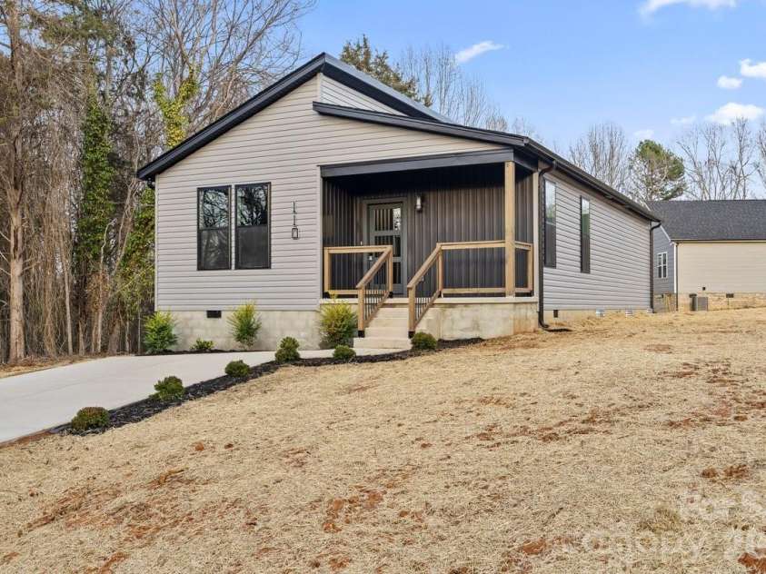 110 Wyoming Drive, Concord, NC 28027.  MLS# CAR4354111, YatesRealty ID 13270. 