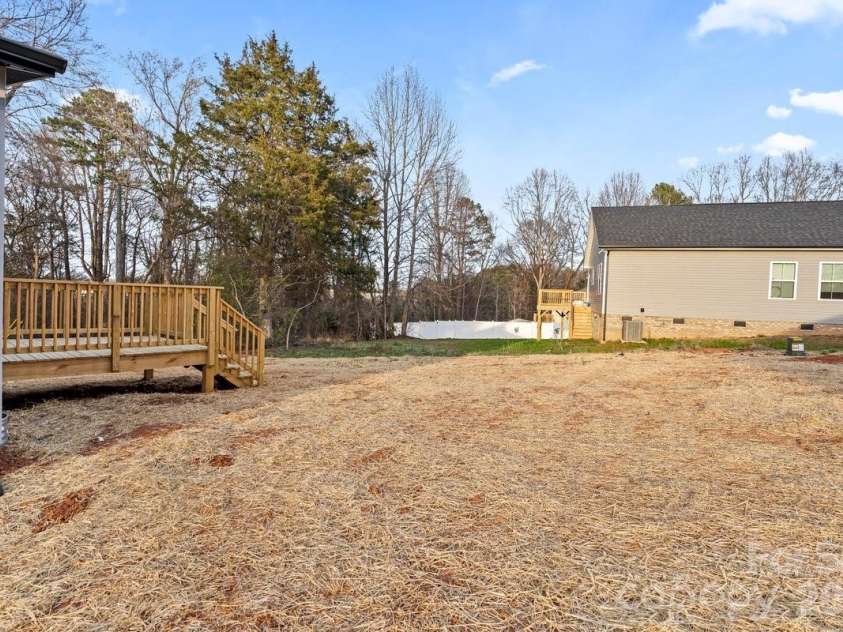 110 Wyoming Drive, Concord, NC 28027.  MLS# CAR4354111, YatesRealty ID 13270. 