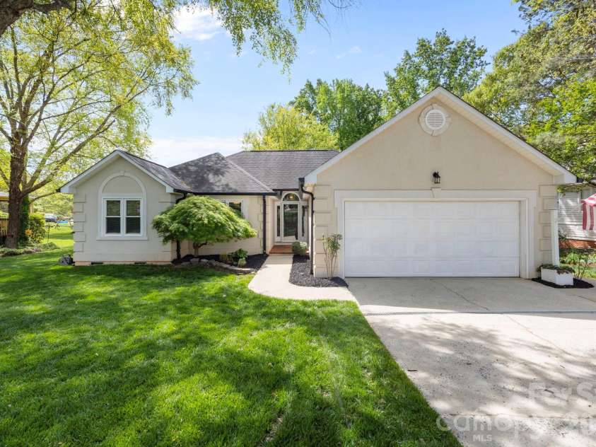 413 Nixon Road, Belmont, NC 28012.  MLS# CAR4364473, YatesRealty ID 13271. 