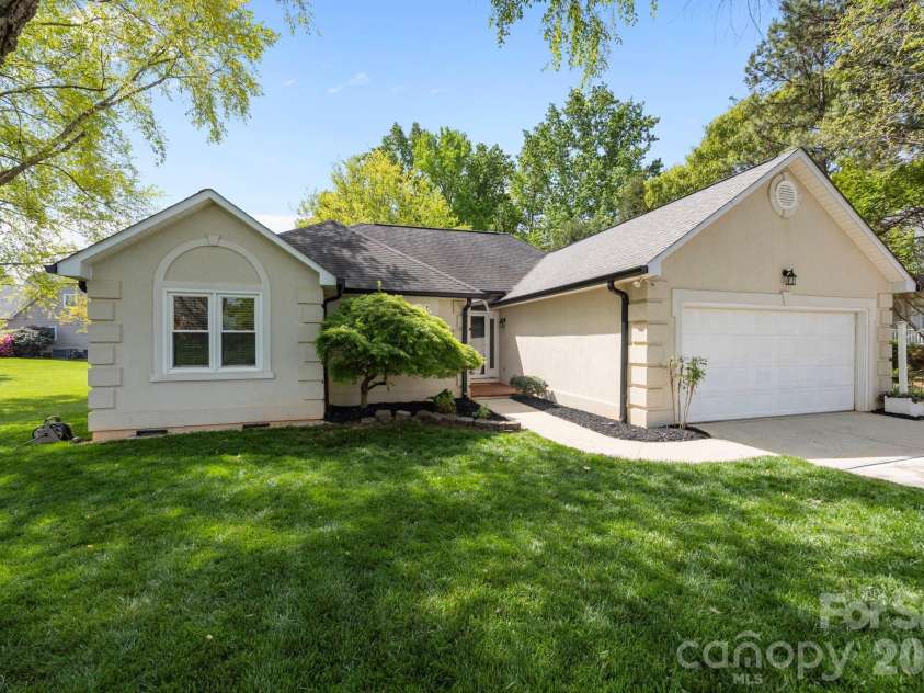 413 Nixon Road, Belmont, NC 28012.  MLS# CAR4364473, YatesRealty ID 13271. 