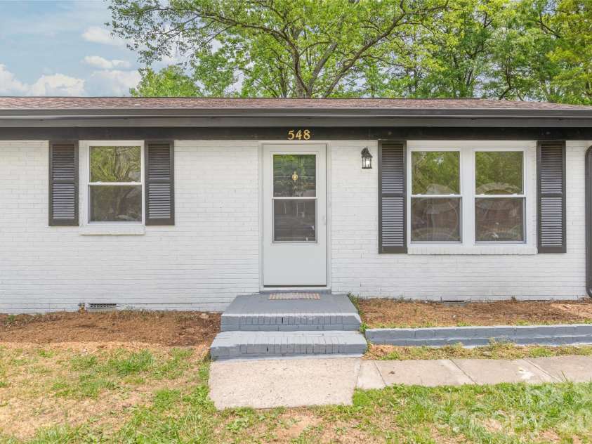 548 Drury Drive, Charlotte, NC 28206.  MLS# CAR4369468, YatesRealty ID 13272. 