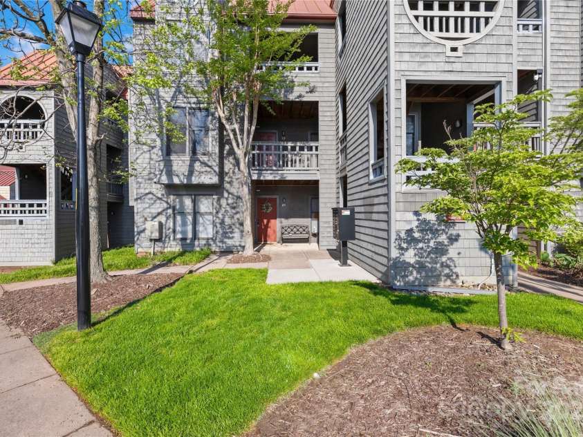 9025 J M Keynes Drive, Charlotte, NC 28262.  MLS# CAR4242495, YatesRealty ID 13272. 