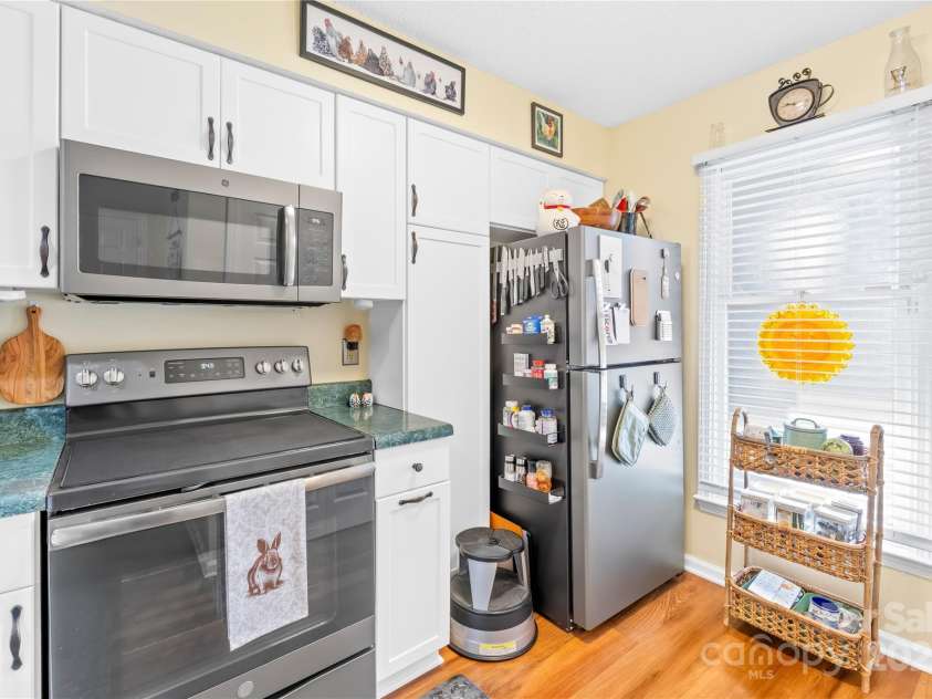 9025 J M Keynes Drive, Charlotte, NC 28262.  MLS# CAR4242495, YatesRealty ID 13272. 