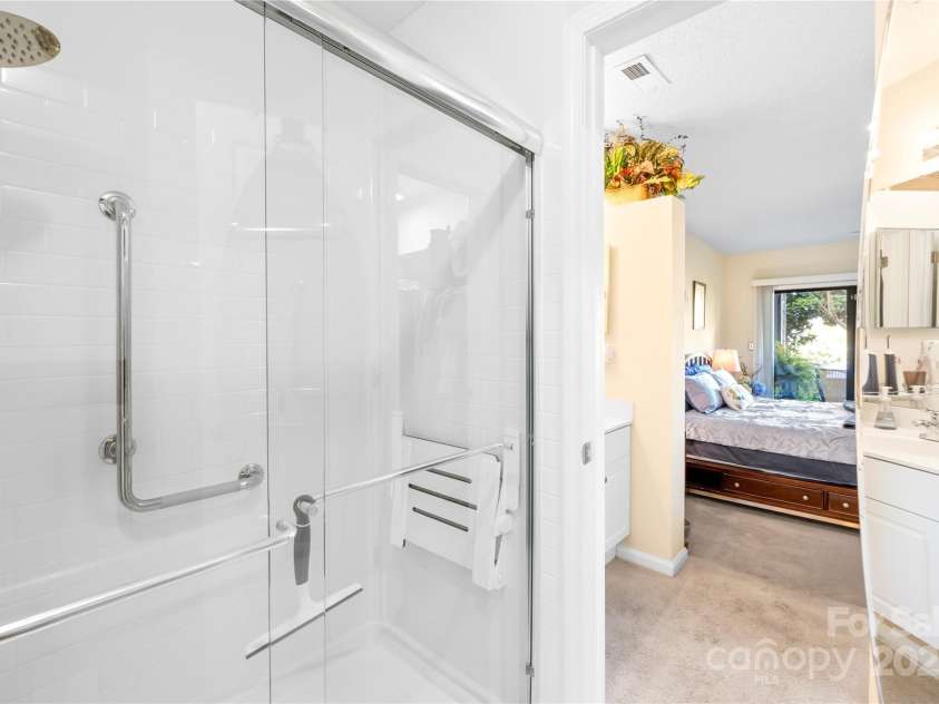 9025 J M Keynes Drive, Charlotte, NC 28262.  MLS# CAR4242495, YatesRealty ID 13272. 