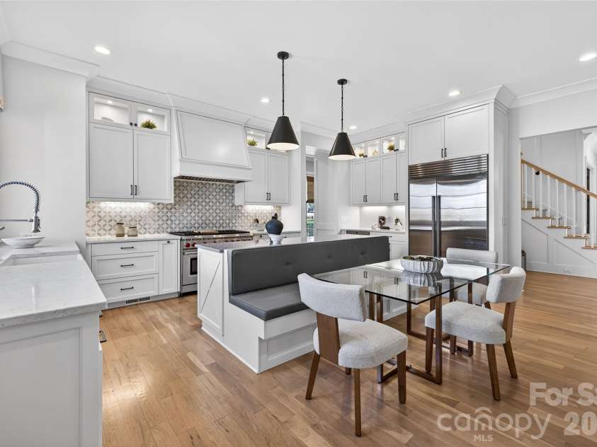222 Anthony Circle, Charlotte, NC 28211.  MLS# CAR4359350, YatesRealty ID 13273. 