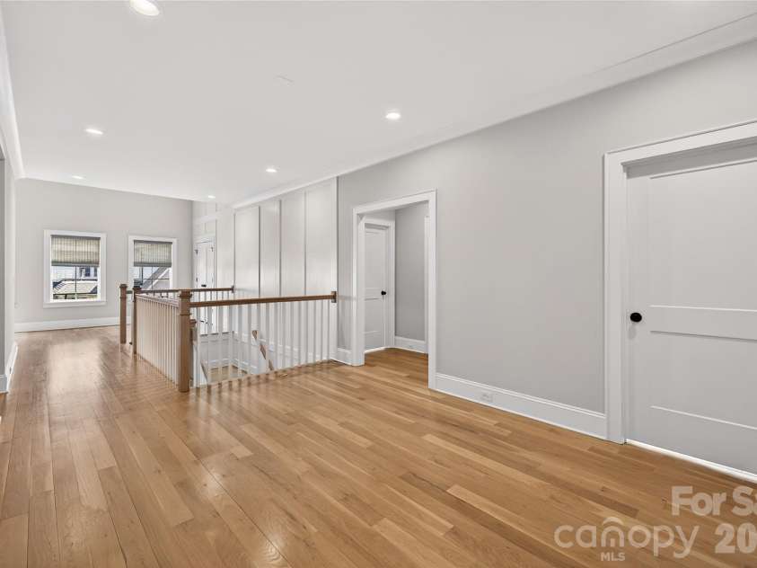 222 Anthony Circle, Charlotte, NC 28211.  MLS# CAR4359350, YatesRealty ID 13273. 