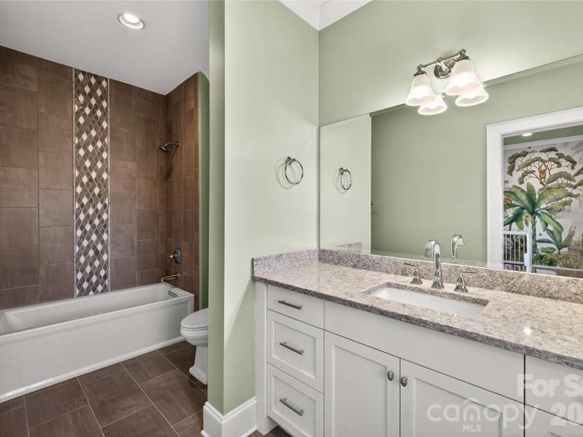 222 Anthony Circle, Charlotte, NC 28211.  MLS# CAR4359350, YatesRealty ID 13273. 