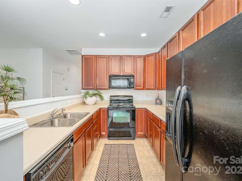 15554 Stronvar House Lane, Charlotte, NC 28277.  MLS# CAR4257908, YatesRealty ID 13274. 