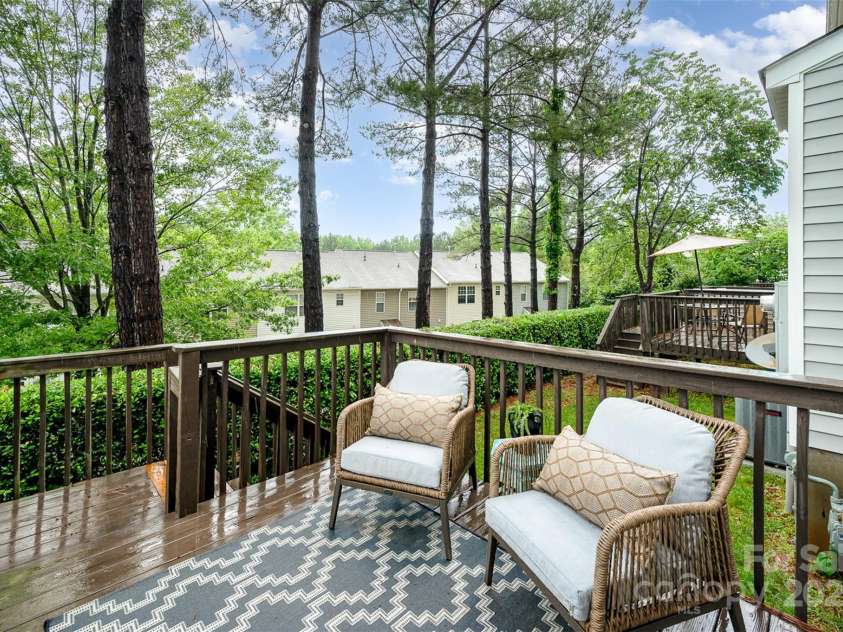 15554 Stronvar House Lane, Charlotte, NC 28277.  MLS# CAR4257908, YatesRealty ID 13274. 