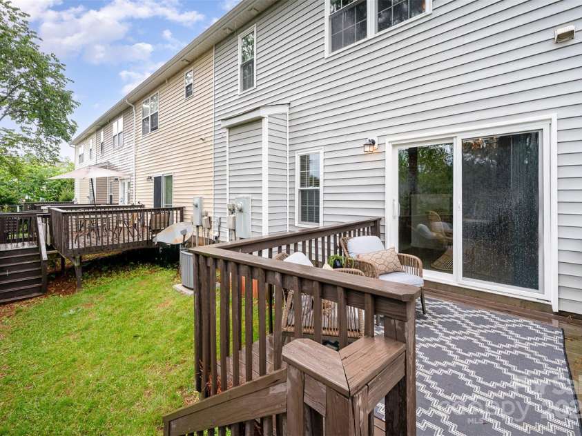 15554 Stronvar House Lane, Charlotte, NC 28277.  MLS# CAR4257908, YatesRealty ID 13274. 