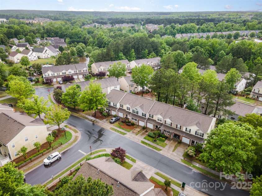 15554 Stronvar House Lane, Charlotte, NC 28277.  MLS# CAR4257908, YatesRealty ID 13274. 