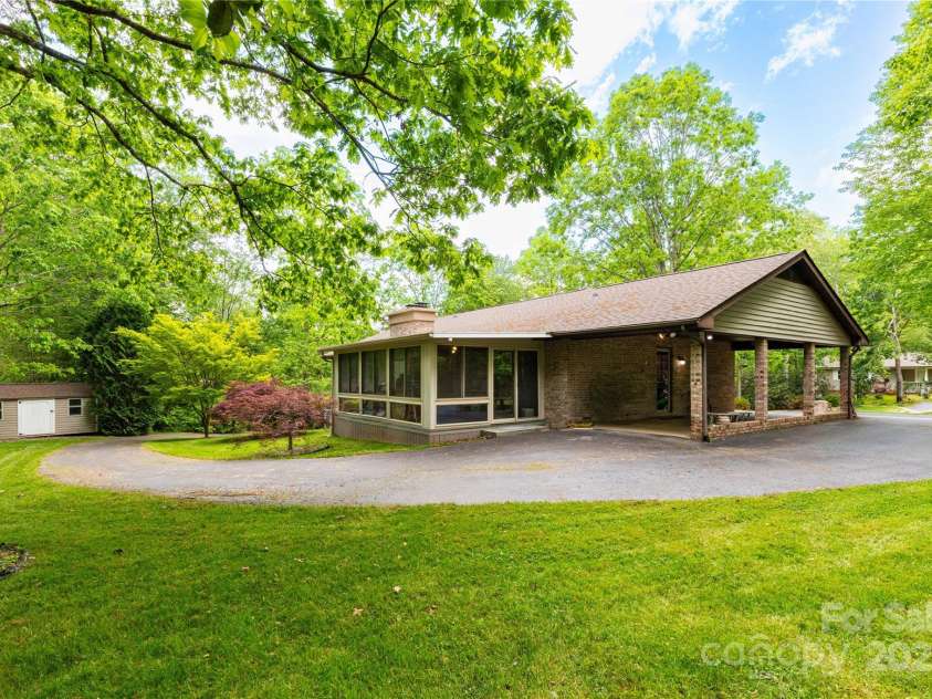 109 Wilkie Way, Fletcher, NC 28732.  MLS# CAR4257136, YatesRealty ID 13275. 