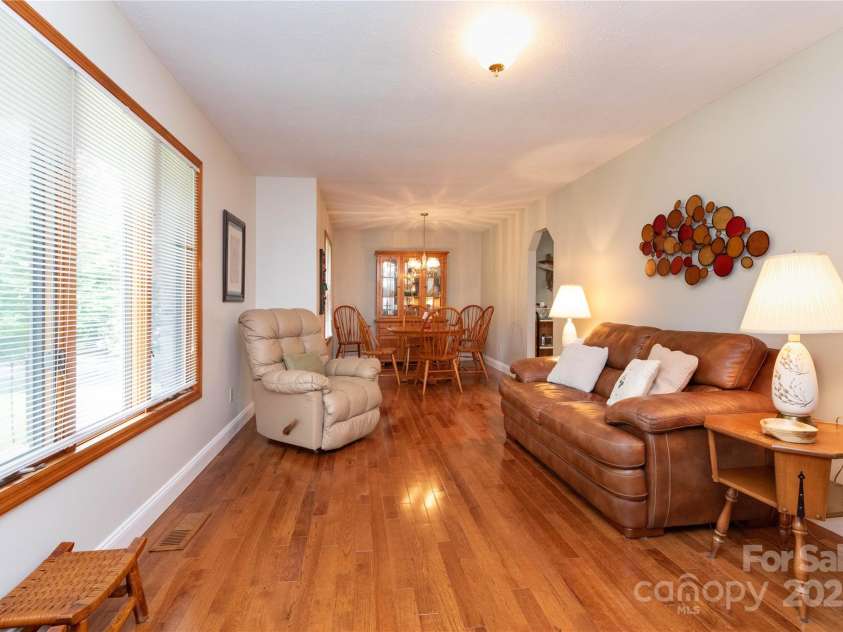 109 Wilkie Way, Fletcher, NC 28732.  MLS# CAR4257136, YatesRealty ID 13275. 