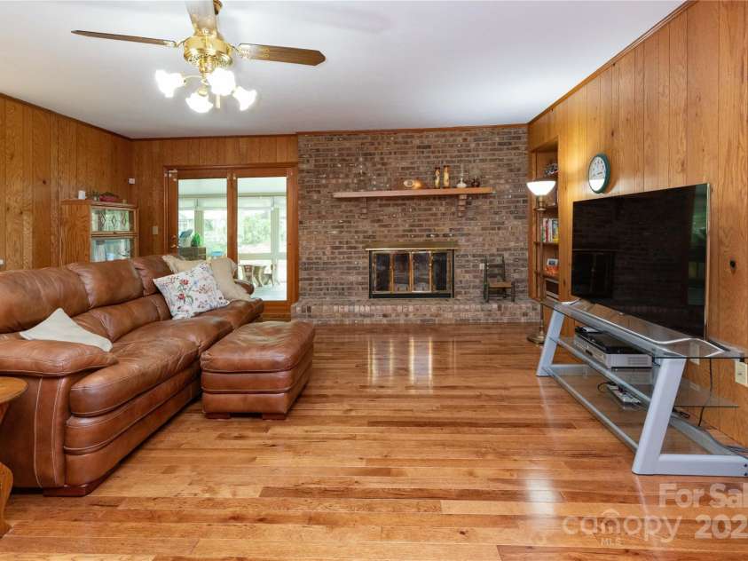 109 Wilkie Way, Fletcher, NC 28732.  MLS# CAR4257136, YatesRealty ID 13275. 