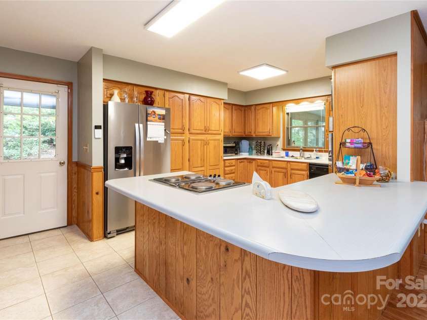 109 Wilkie Way, Fletcher, NC 28732.  MLS# CAR4257136, YatesRealty ID 13275. 