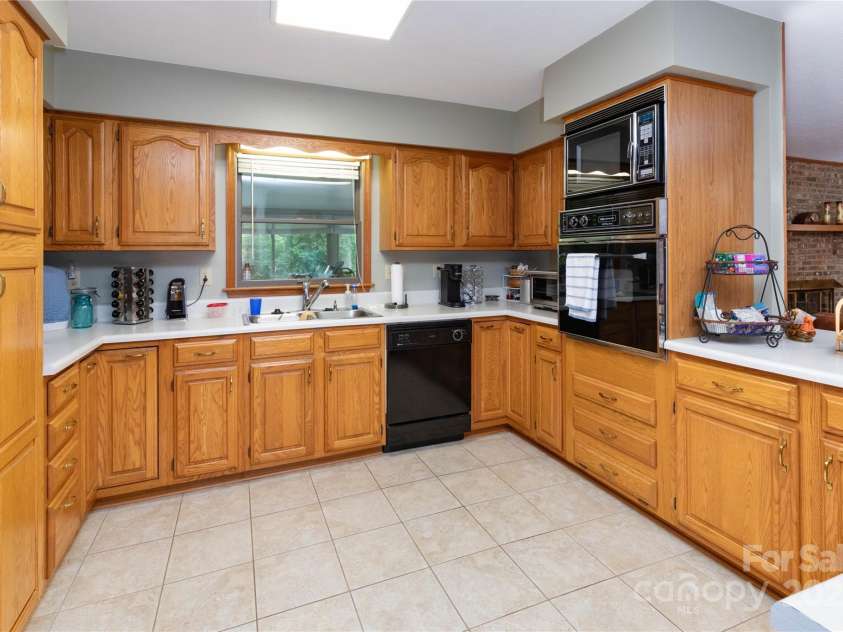 109 Wilkie Way, Fletcher, NC 28732.  MLS# CAR4257136, YatesRealty ID 13275. 