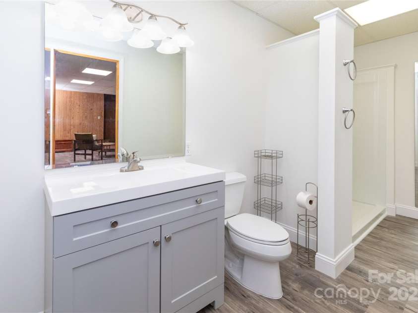109 Wilkie Way, Fletcher, NC 28732.  MLS# CAR4257136, YatesRealty ID 13275. 