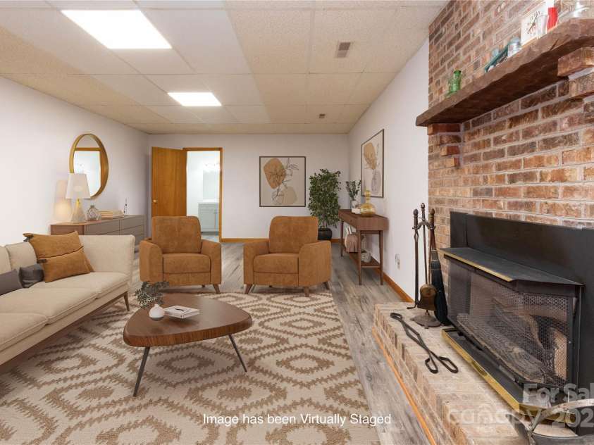 109 Wilkie Way, Fletcher, NC 28732.  MLS# CAR4257136, YatesRealty ID 13275. VIRTUALLY STAGED Family Room