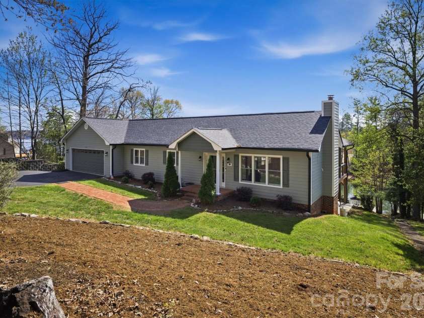2761 Hemlock Court, Nebo, NC 28761.  MLS# CAR4355574, YatesRealty ID 13276. 