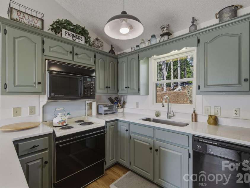 2761 Hemlock Court, Nebo, NC 28761.  MLS# CAR4355574, YatesRealty ID 13276. 