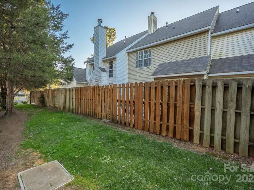 4507 Antelope Lane, Charlotte, NC 28269.  MLS# CAR4225453, YatesRealty ID 13277. 