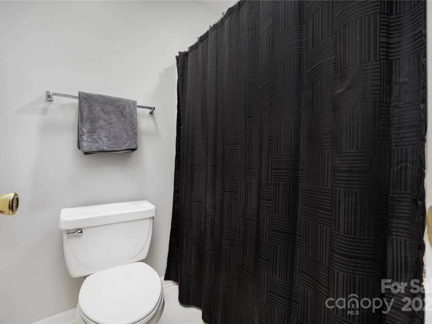 4507 Antelope Lane, Charlotte, NC 28269.  MLS# CAR4225453, YatesRealty ID 13277. 