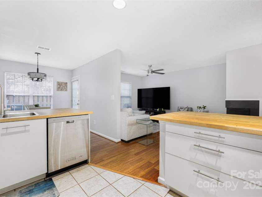 4507 Antelope Lane, Charlotte, NC 28269.  MLS# CAR4225453, YatesRealty ID 13277. 