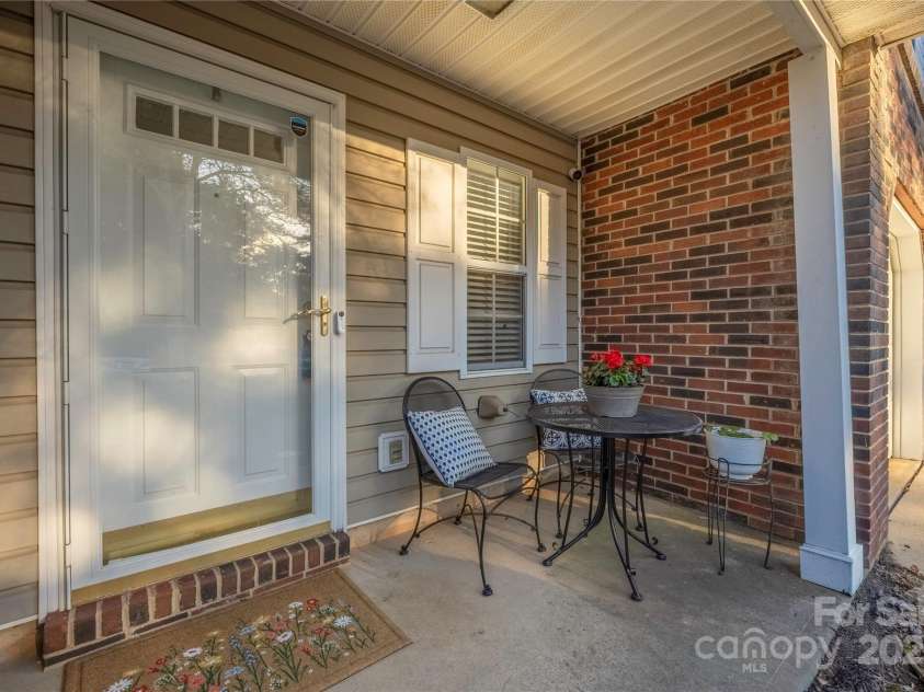 4507 Antelope Lane, Charlotte, NC 28269.  MLS# CAR4225453, YatesRealty ID 13277. Front patio