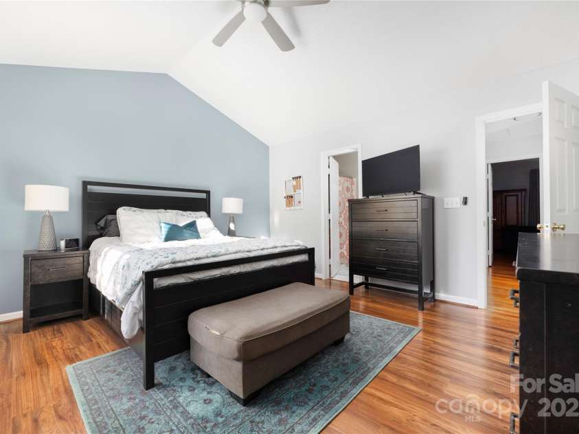 4507 Antelope Lane, Charlotte, NC 28269.  MLS# CAR4225453, YatesRealty ID 13277. Guest/dual master suite