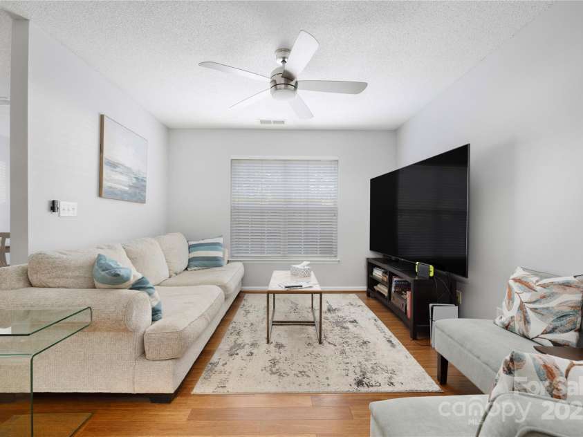 4507 Antelope Lane, Charlotte, NC 28269.  MLS# CAR4225453, YatesRealty ID 13277. Living room
