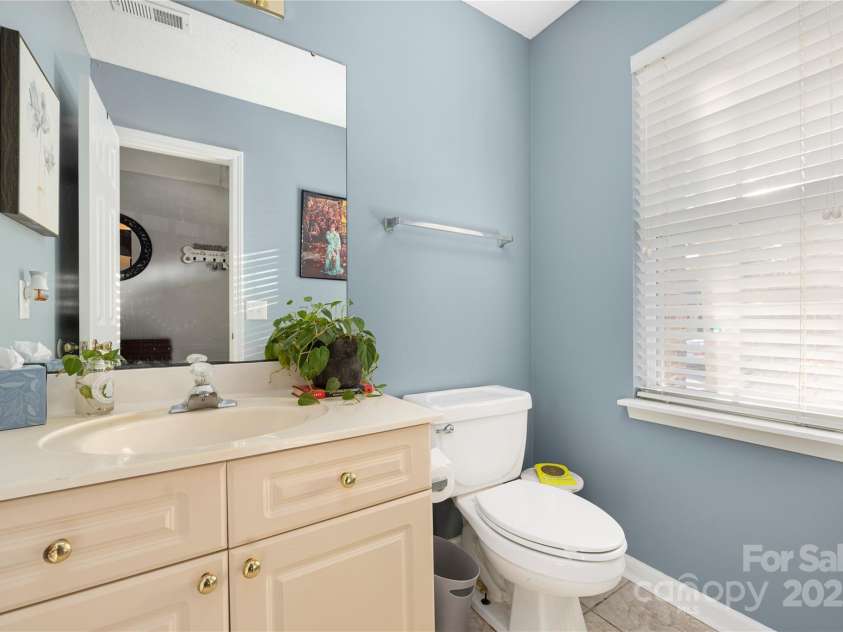 4507 Antelope Lane, Charlotte, NC 28269.  MLS# CAR4225453, YatesRealty ID 13277. Powder room