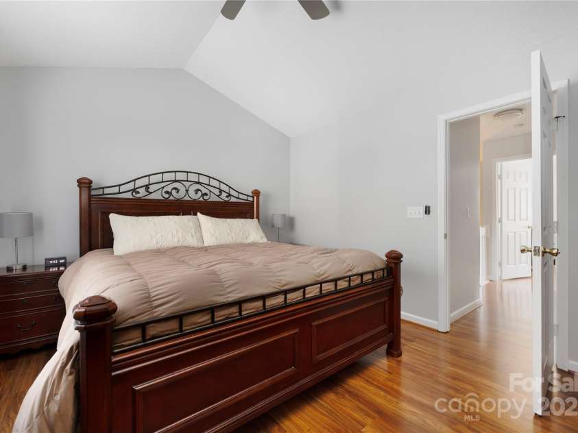 4507 Antelope Lane, Charlotte, NC 28269.  MLS# CAR4225453, YatesRealty ID 13277. Primary Suite