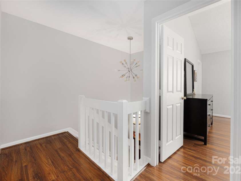 4507 Antelope Lane, Charlotte, NC 28269.  MLS# CAR4225453, YatesRealty ID 13277. Upper landing
