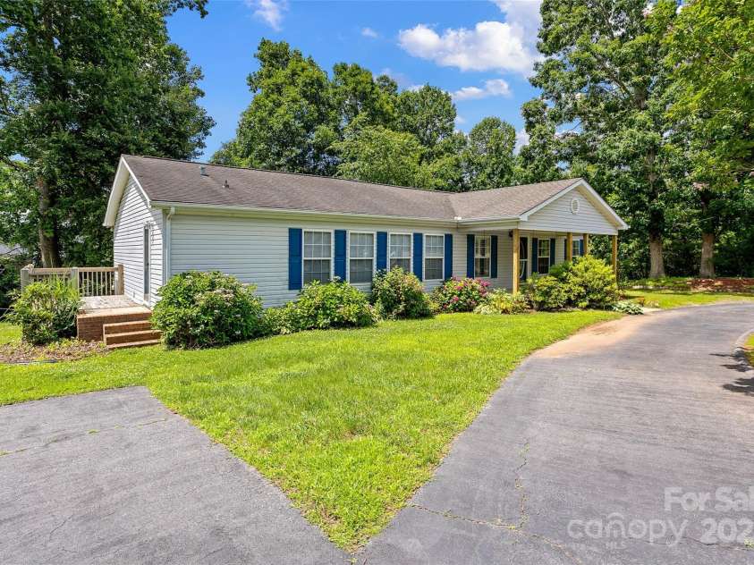 56 Founders Way, Arden, NC 28704.  MLS# CAR4272865, YatesRealty ID 13279. 
