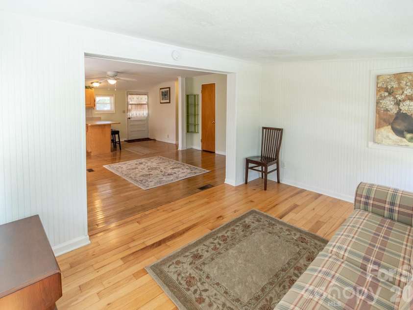 59 Front Street, Franklin, NC 28734.  MLS# CAR4371606, YatesRealty ID 13279. 