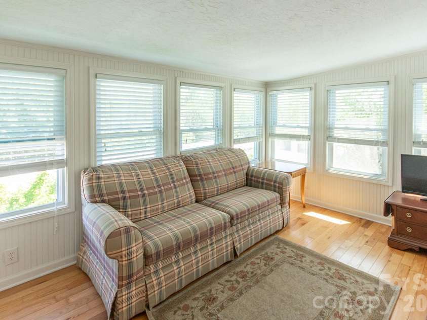 59 Front Street, Franklin, NC 28734.  MLS# CAR4371606, YatesRealty ID 13279. 